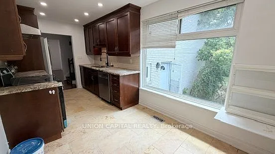 465 Hounslow Ave — Photo 12