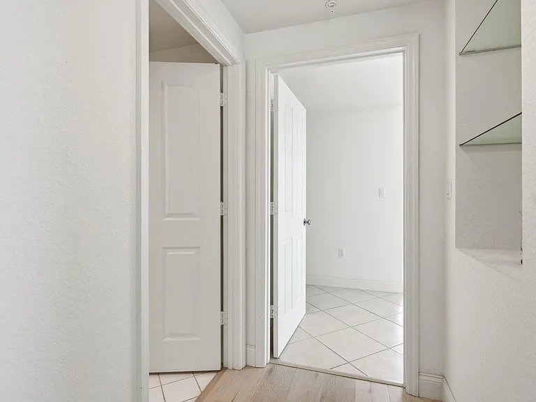 1170 Gulf Blvd #1105 — Photo 30