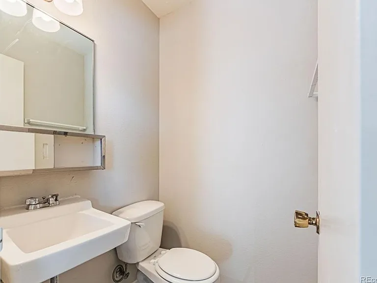 1196 Magnolia St #B — Photo 9