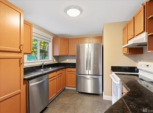 821 NE Serpentine Pl UNIT A, Seattle, WA 98155