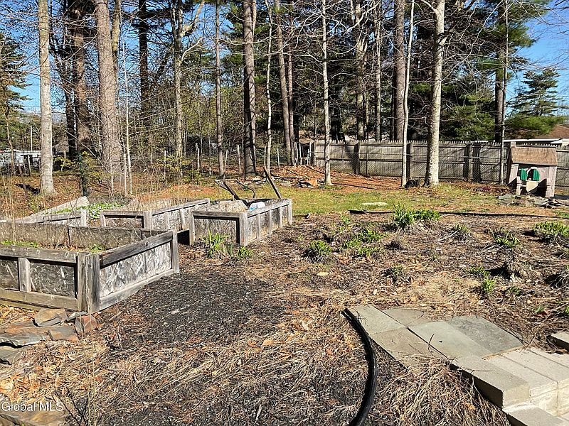 3rd image of 2940 W Lydius Street