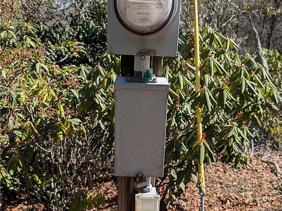 2nd image of 718 Green Mountain Road