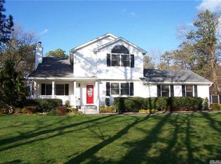 565 Whiskey Rd, Middle Island, NY 11961