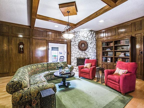 4th image of 10201 Chimney Hill Ln