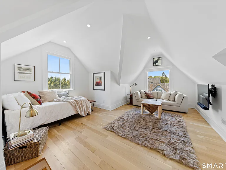 15 Roosevelt Rd — Photo 30