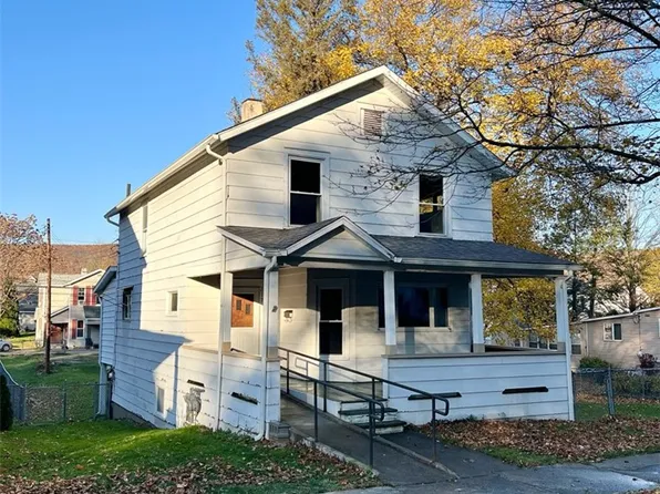 217 E 3rd St, Corning, NY 14830