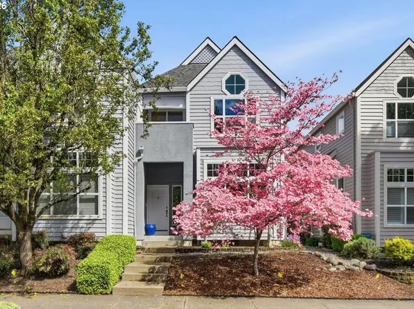 425 NE Roth St, Portland, OR 97211