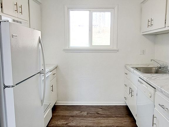 5th image of 710 S 10th St