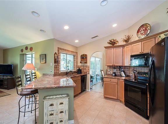 5th image of 1060 Moon Lake Dr