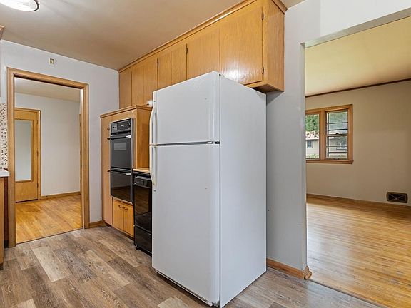 4th image of 6270 6th St NE