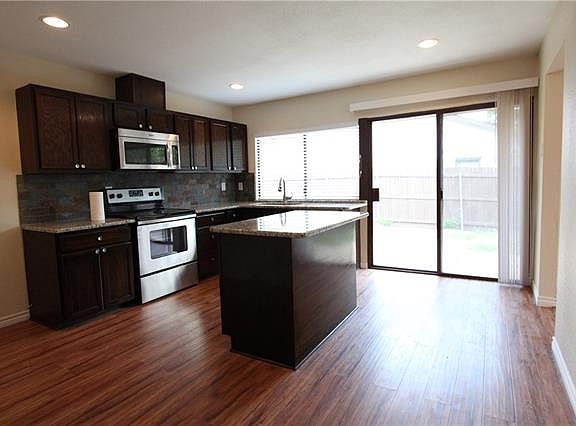 5th image of 2203 Lockwood Dr