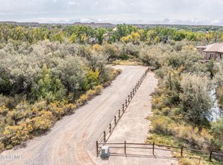 6123 Lake Shore Dr, Flora Vista, NM 87415