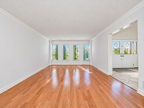 5th image of 580 Elgin Mills Rd W