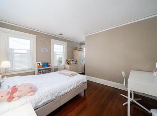 360 Undercliff Ave, Edgewater, NJ 07020