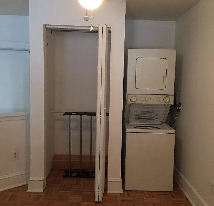 bedroom closet w/d