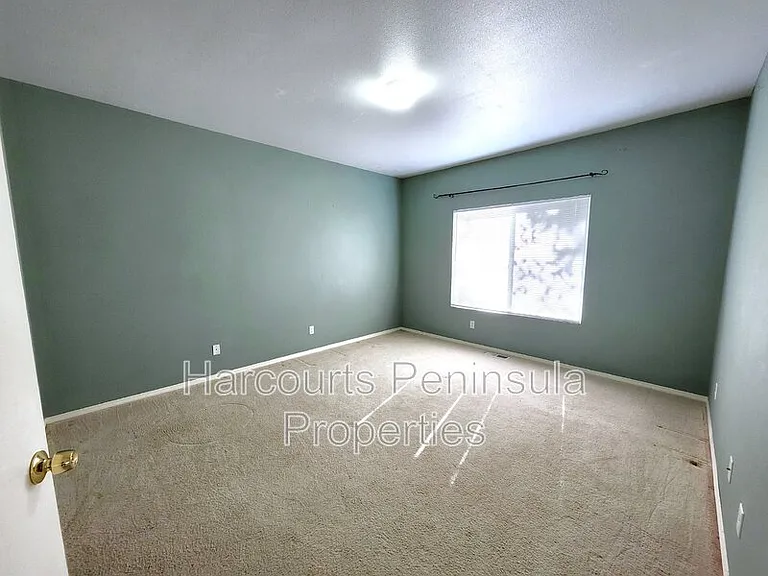 1598 Seasons Ln NW — Photo 7