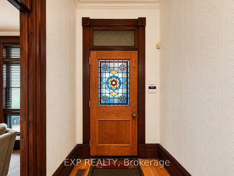 12 Somerset St W #1 — Photo 3