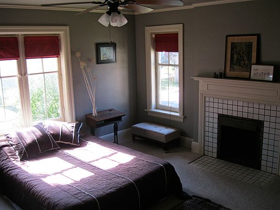 4th image of 256 Parkwood Ave