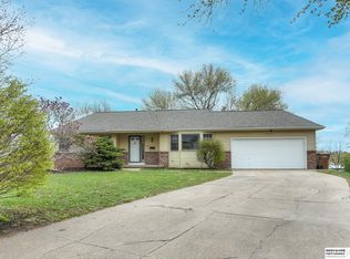 2201 Joyce Cir, Bellevue, NE 68005