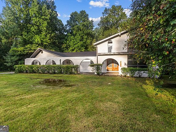 2nd image of 4531 Riverwood Cir