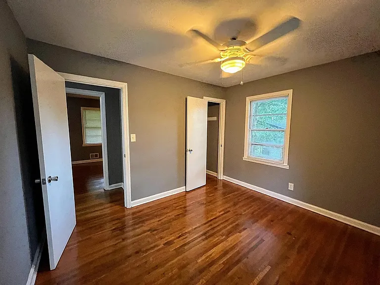 2884 Meadowview Dr SE — Photo 20