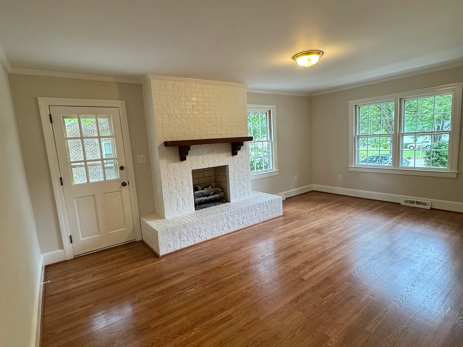 3 bed, 1881 sqft, $2,195 — Photo 4