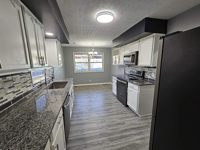 4027 Teri Ln — Photo 6