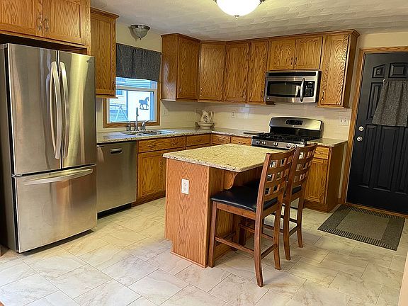 5th image of 107 Carlton Dr