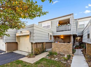 655 Versailles Cir UNIT D, Elk Grove Village, IL 60007