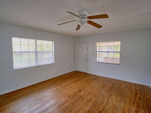 4th image of 205 E Esther St