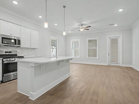 2nd image of 4065 Four Oaks Blvd #1