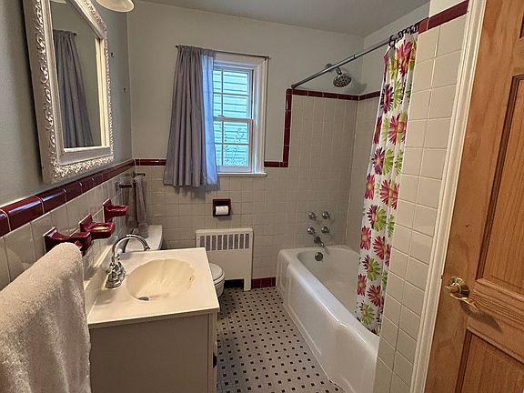 5th image of 396 Durham Ct