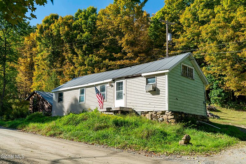 3rd image of 1227 Patterson Hill Road