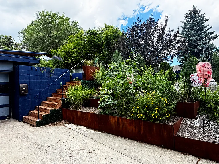 1202 8th St W — Photo 2