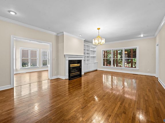 4th image of 21 Ridgewood Cir