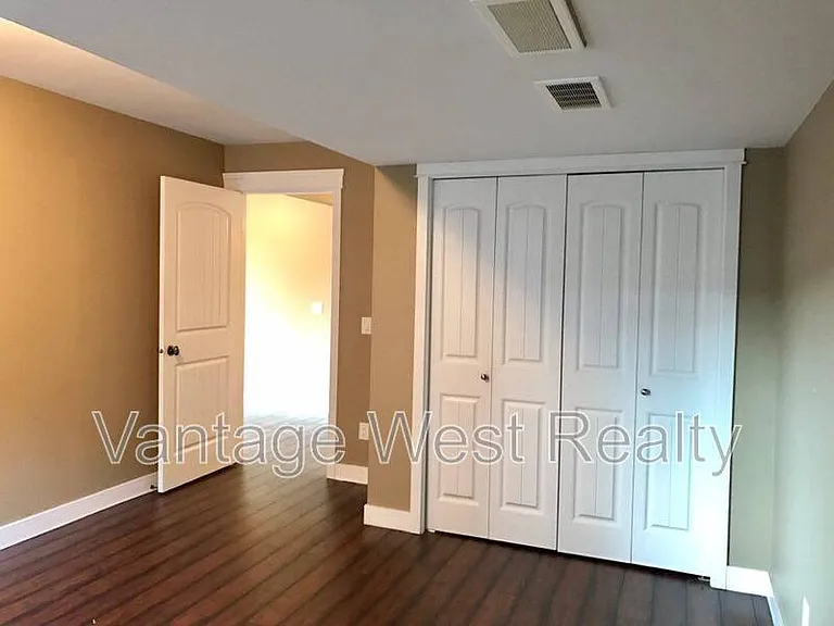 2231B Sunview Dr — Photo 8