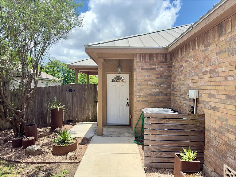 216 Anne Louise Dr #A — Photo 3