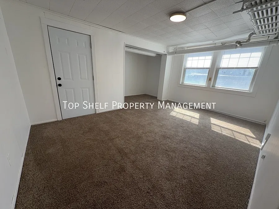 Building Photo - 2419 Cottage Grove Ave #7