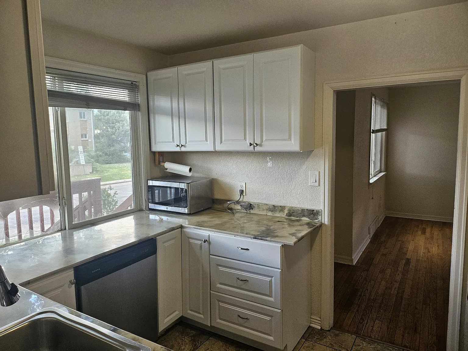5 bed, $3,300 — Photo 3