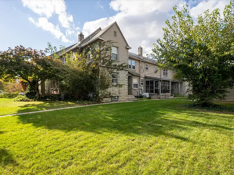 2148 Arlington Ave — Photo 4