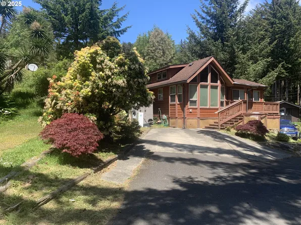 19921 Whaleshead Rd #B2, Brookings, OR 97415