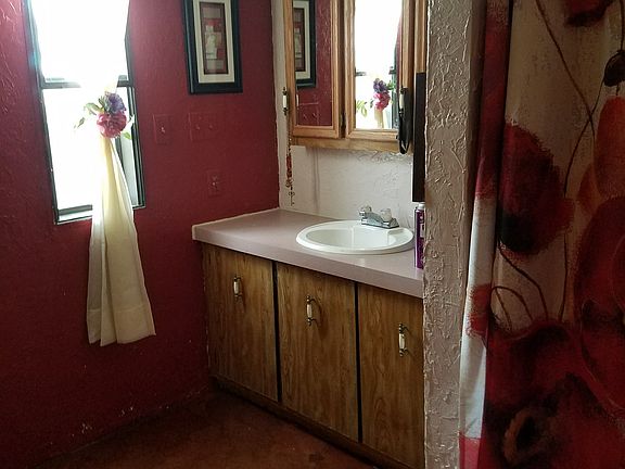 4th image of 113 Central Ave E.113 #59479