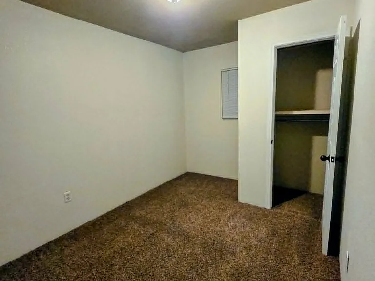 2606 Avenue V — Photo 21