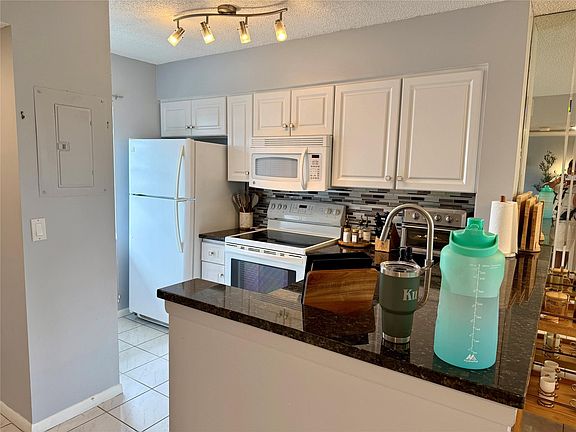 4th image of 2222 N Cypress Bend Drive #408