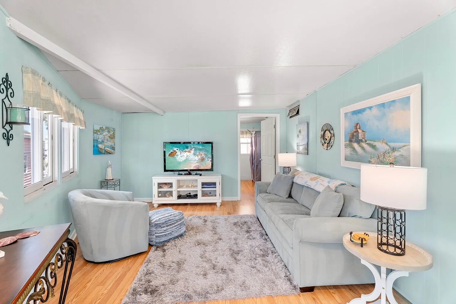 2 bed, 1.0 bath, $4,549 — Photo 1