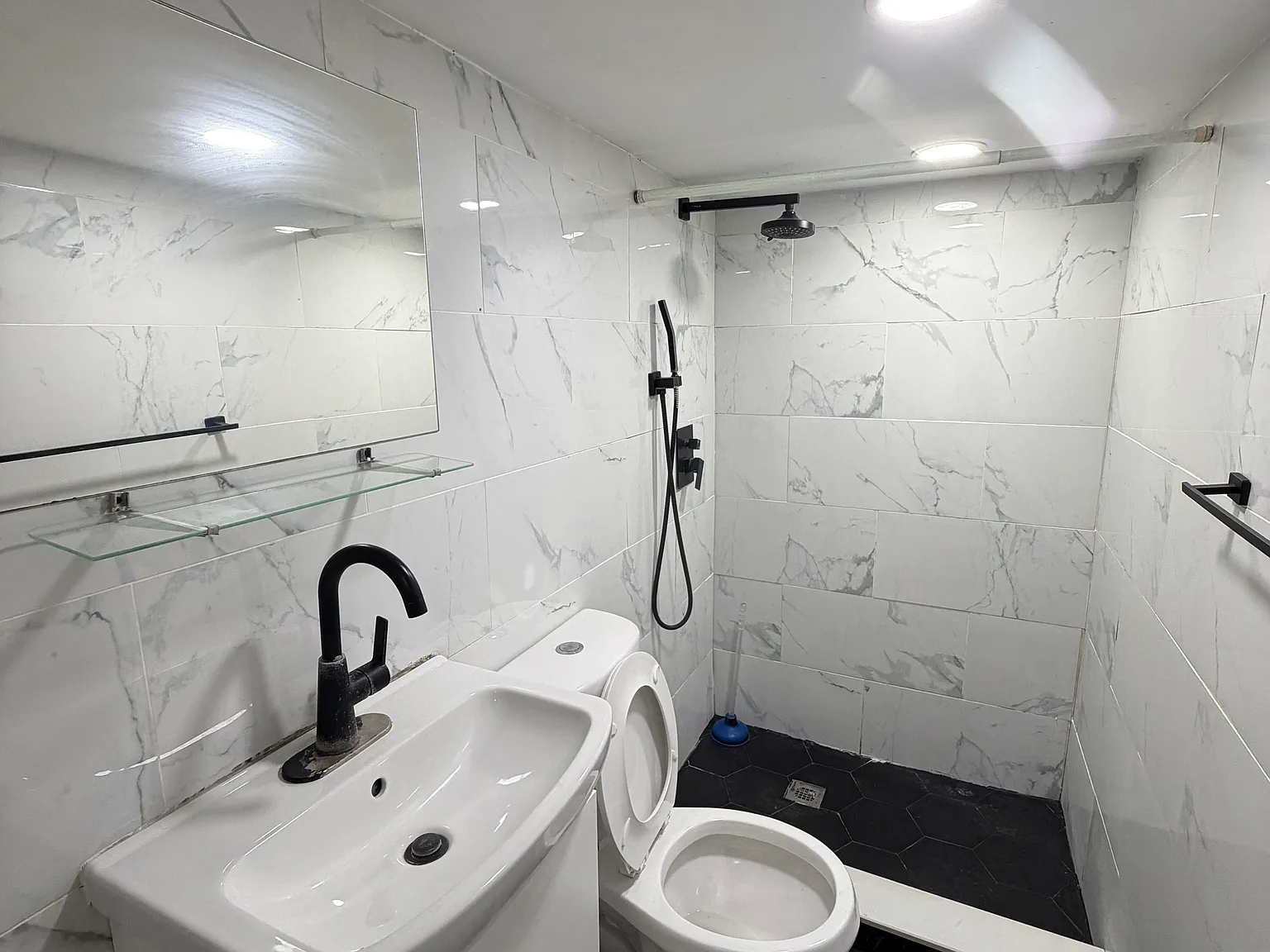 2 bed, 550 sqft, $1,300 — Photo 4