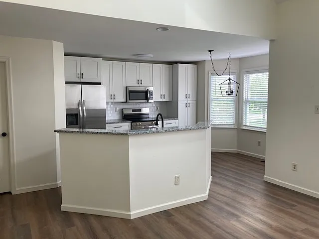 327-327 Oxford Pl — Photo 6