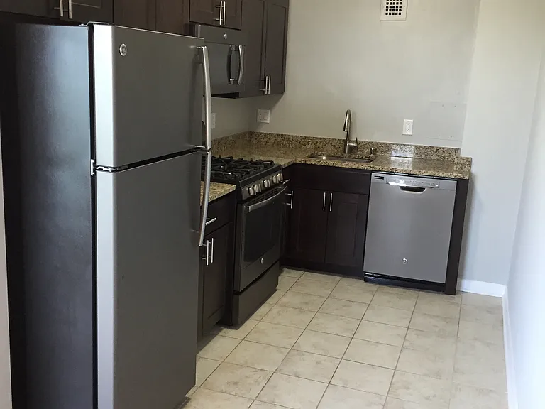 Connecticut Park Apartments — Photo 71