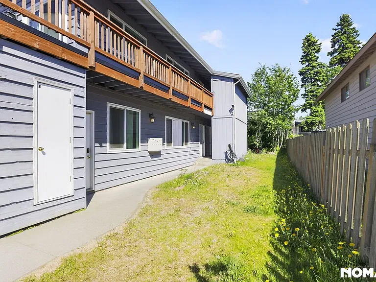 8317 Jewel Lake Rd #B — Photo 19