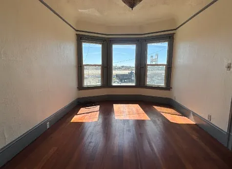 Front room (living room)